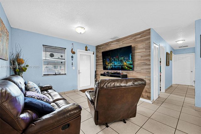 4020 E 10th Ave, Hialeah, FL 33013