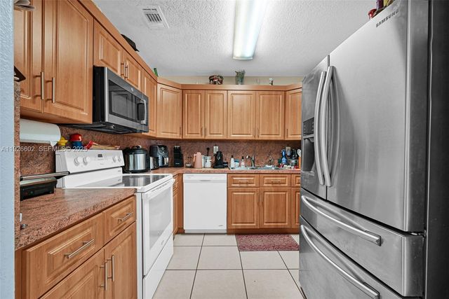 4020 E 10th Ave, Hialeah, FL 33013