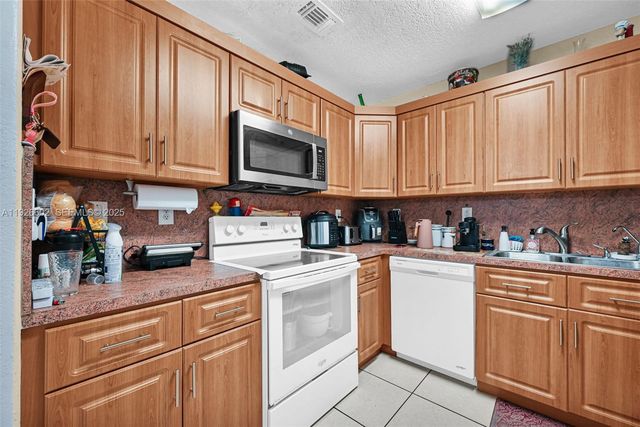 4020 E 10th Ave, Hialeah, FL 33013