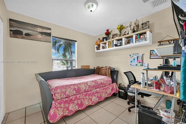 4020 E 10th Ave, Hialeah, FL 33013