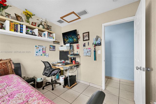 4020 E 10th Ave, Hialeah, FL 33013