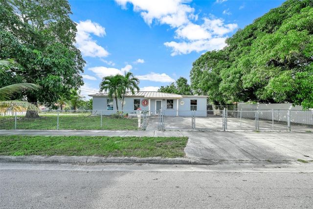 4020 E 10th Ave, Hialeah, FL 33013