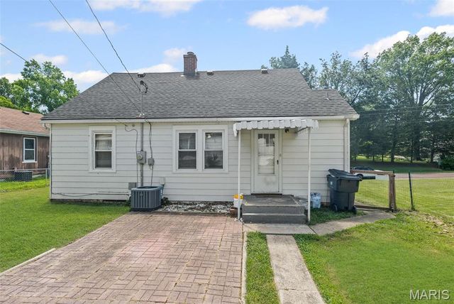 507 S 16th Street, Belleville, IL 62220