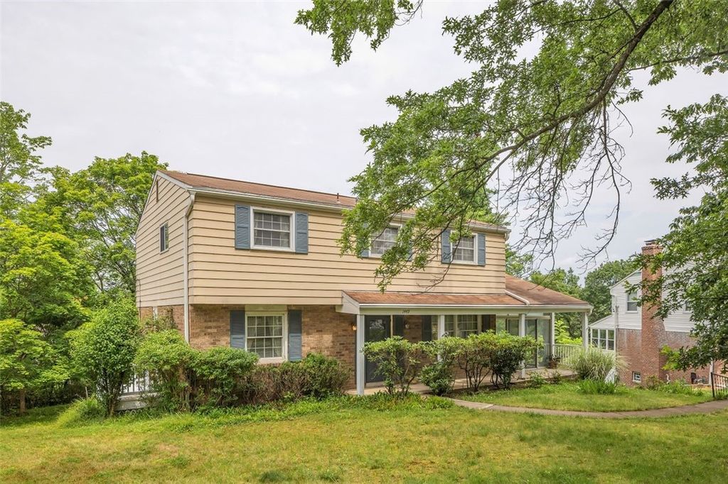 1449 Parkview Dr, Mccandless, PA 15101