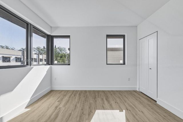 4120 S Oak Pl, Dania Beach, FL 33314