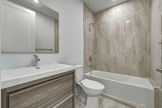 4120 S Oak Pl, Dania Beach, FL 33314