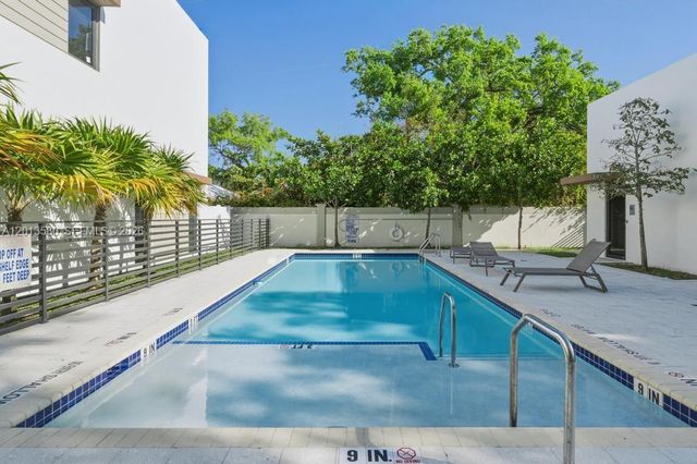 4120 S Oak Pl, Dania Beach, FL 33314