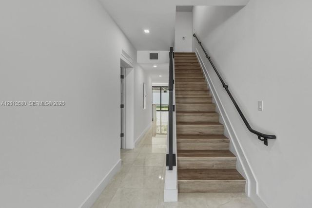 4120 S Oak Pl, Dania Beach, FL 33314
