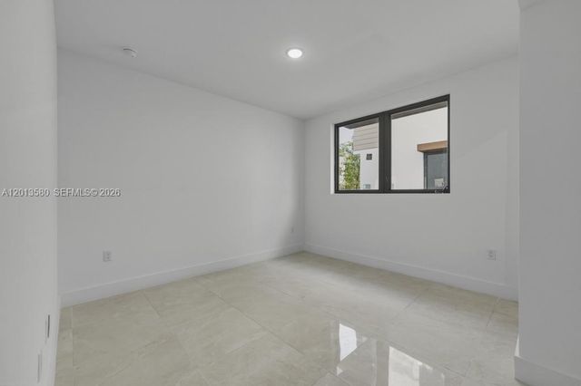 4120 S Oak Pl, Dania Beach, FL 33314