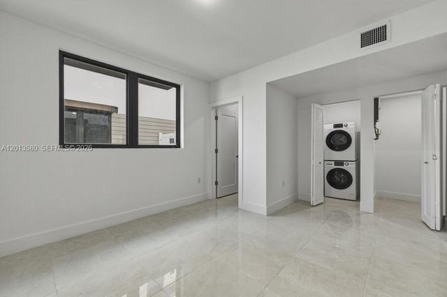 4120 S Oak Pl, Dania Beach, FL 33314