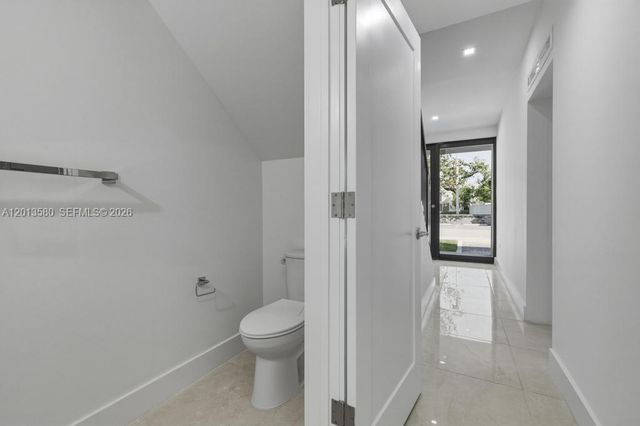 4120 S Oak Pl, Dania Beach, FL 33314