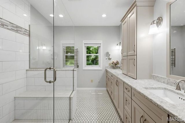 10935 Vauxhall Drive, Creve Coeur, MO 63146