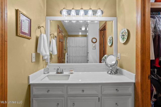 4201 Oak Hill Drive, Terry, MS 39170