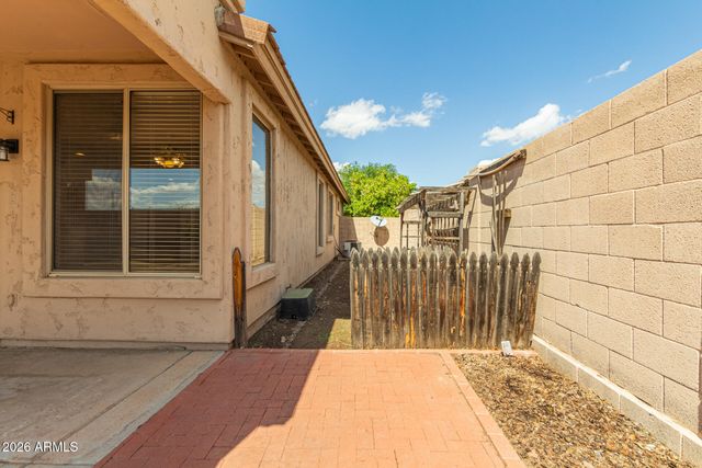 6211 W WIKIEUP Lane, Glendale, AZ 85308