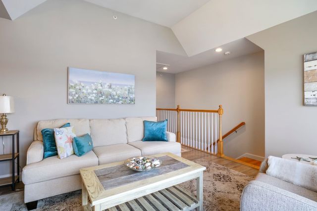 24 Harbor Rd Unit 4, Hampton, NH 03842