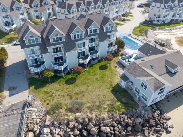24 Harbor Rd Unit 4, Hampton, NH 03842