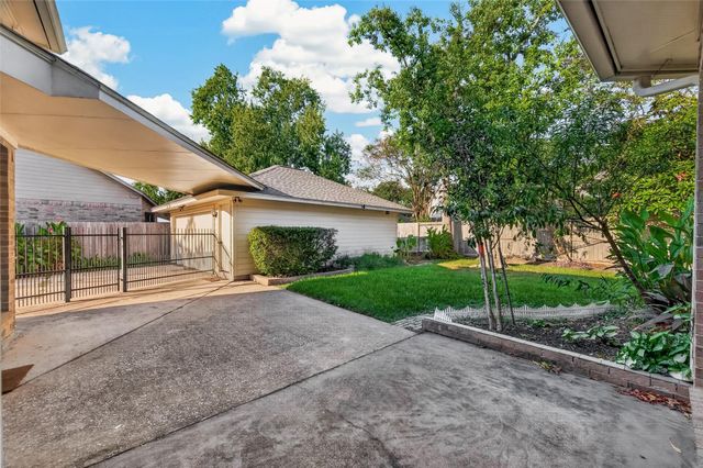 3810 Canary Grass Lane, Houston, TX 77059
