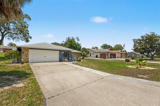 9027 BONNET WAY, Weeki Wachee, FL 34613