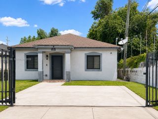 2221 NW 57th St, Miami, FL 33142