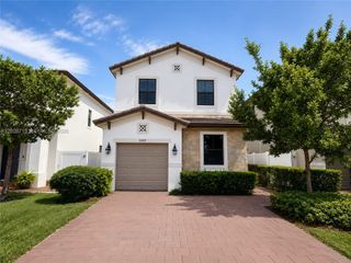 3448 W 110th Ter, Hialeah, FL 33018