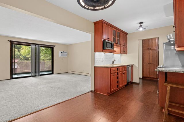 4380 Brookside Court 213, Edina, MN 55436