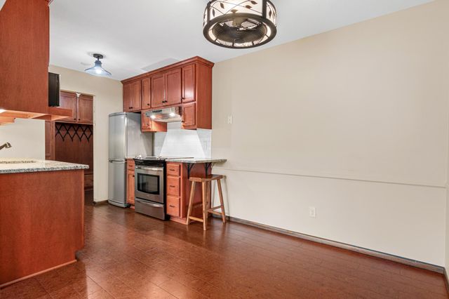 4380 Brookside Court 213, Edina, MN 55436