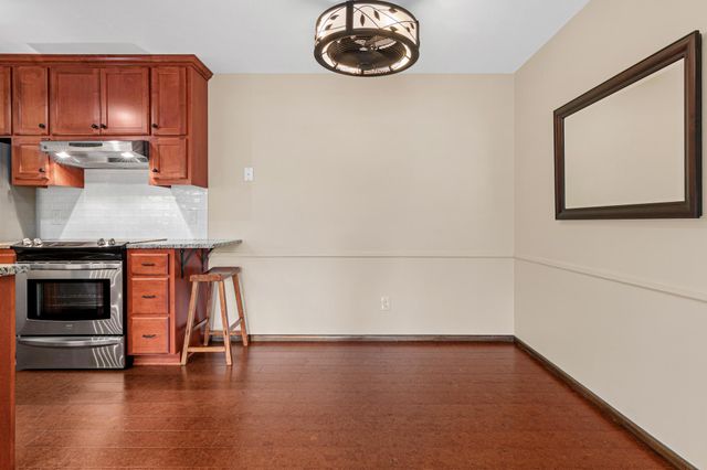 4380 Brookside Court 213, Edina, MN 55436