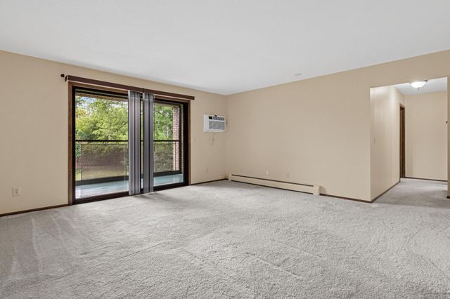 4380 Brookside Court 213, Edina, MN 55436