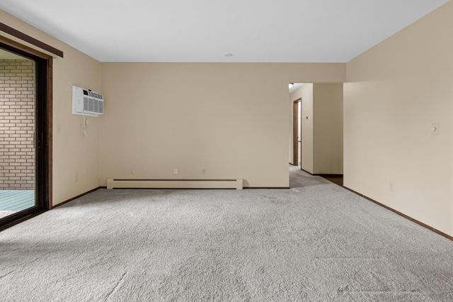 4380 Brookside Court 213, Edina, MN 55436