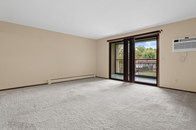 4380 Brookside Court 213, Edina, MN 55436