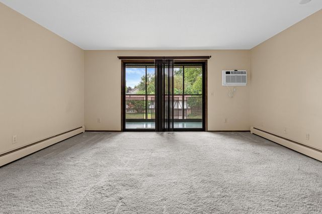 4380 Brookside Court 213, Edina, MN 55436