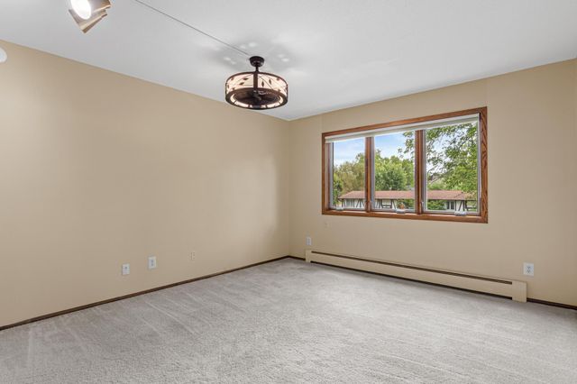 4380 Brookside Court 213, Edina, MN 55436