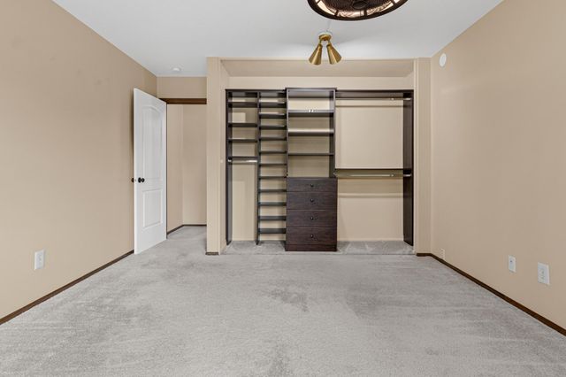 4380 Brookside Court 213, Edina, MN 55436