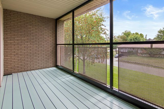 4380 Brookside Court 213, Edina, MN 55436