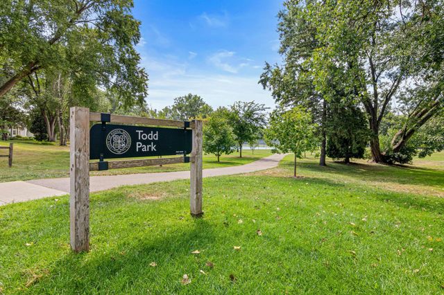4380 Brookside Court 213, Edina, MN 55436