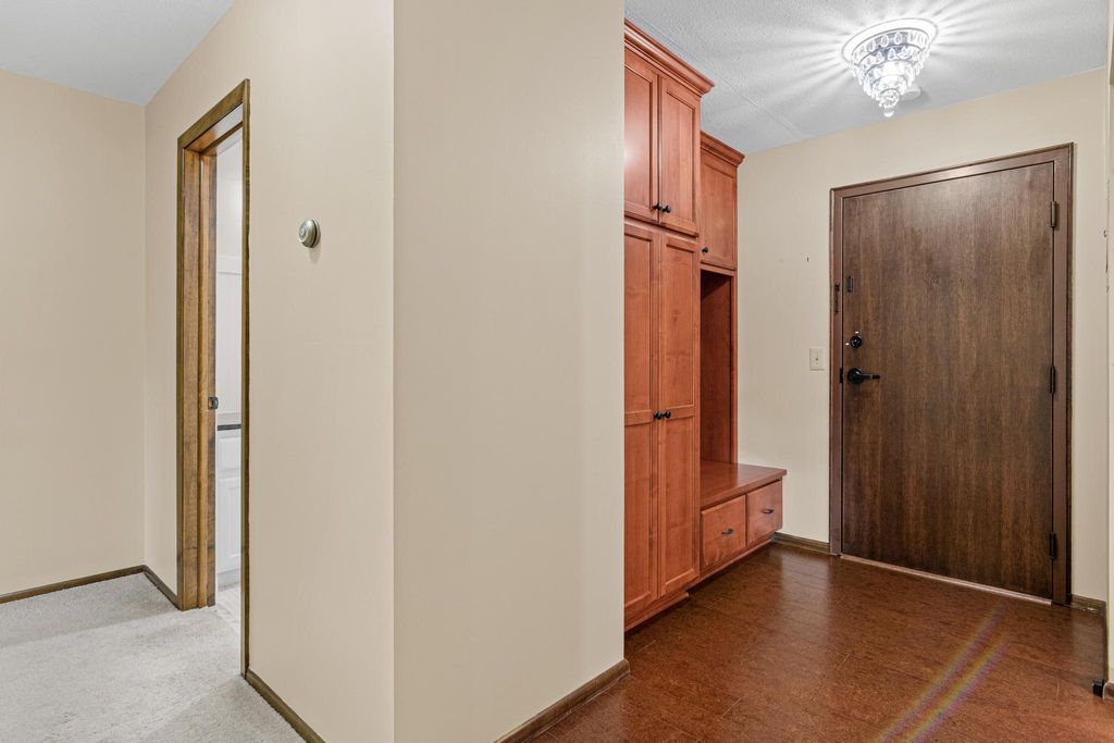 4380 Brookside Court 213, Edina, MN 55436 — photo 2