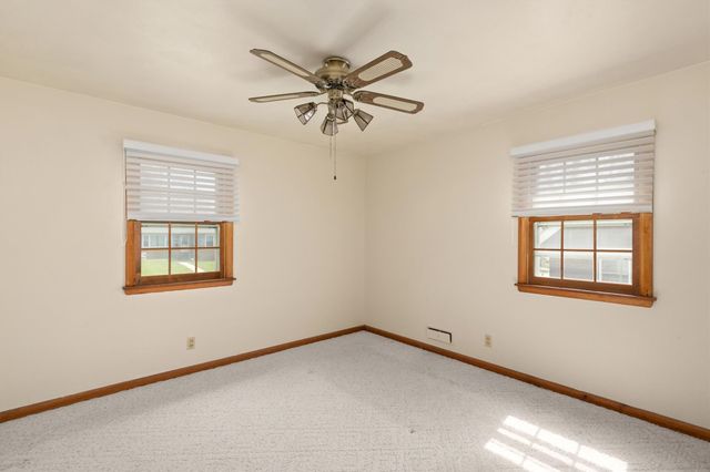 7301 Oliver Smith Drive, Urbandale, IA 50322