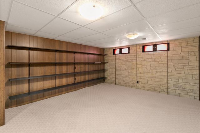 7301 Oliver Smith Drive, Urbandale, IA 50322