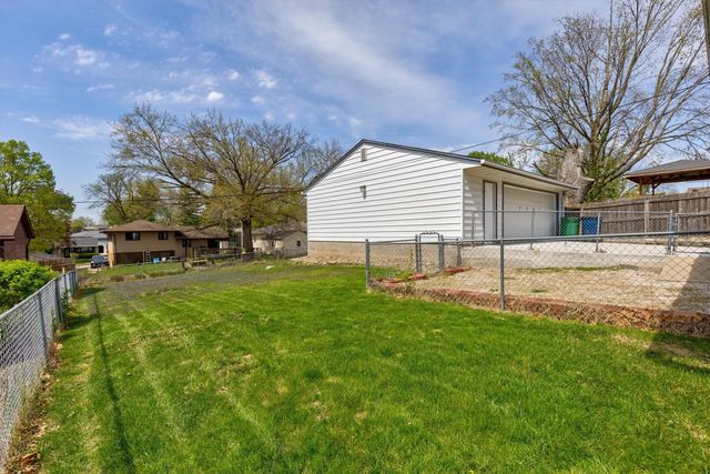 7301 Oliver Smith Drive, Urbandale, IA 50322