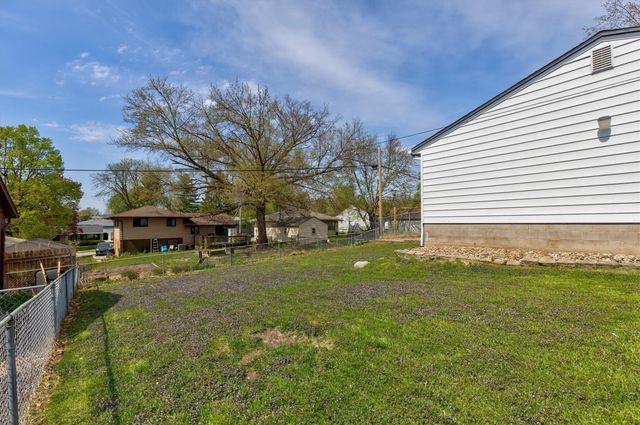 7301 Oliver Smith Drive, Urbandale, IA 50322
