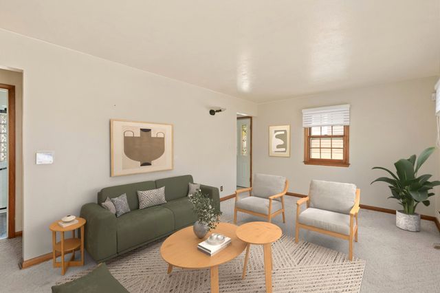 7301 Oliver Smith Drive, Urbandale, IA 50322