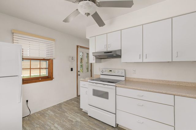 7301 Oliver Smith Drive, Urbandale, IA 50322