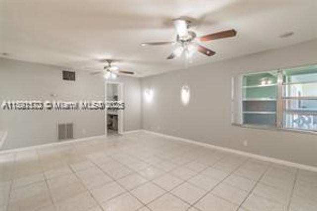 4200 NW 3rd Ct 330, Plantation, FL 33317