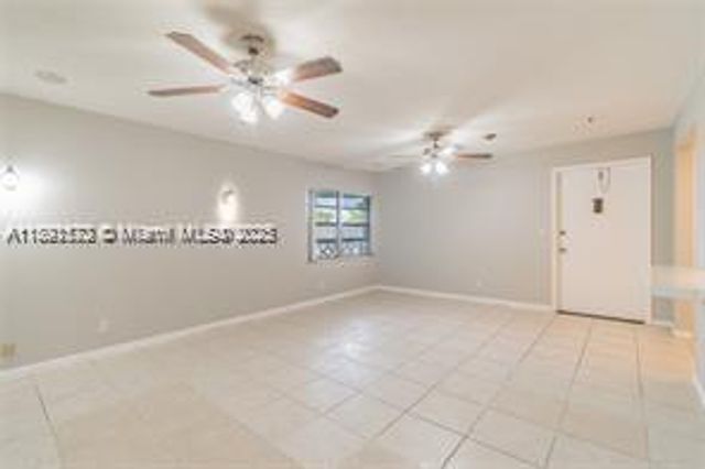 4200 NW 3rd Ct 330, Plantation, FL 33317