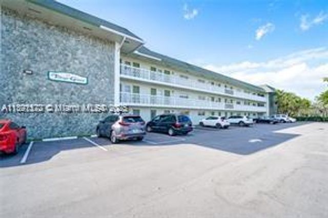 4200 NW 3rd Ct 330, Plantation, FL 33317