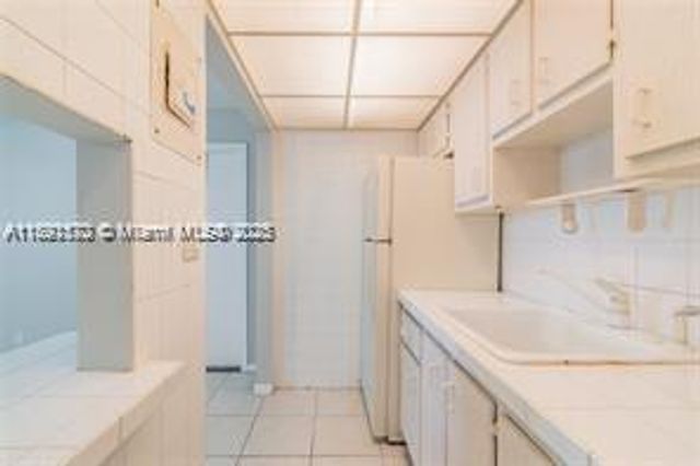 4200 NW 3rd Ct 330, Plantation, FL 33317