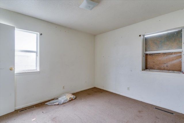 1602 E Del Mar, Wichita, KS 67216