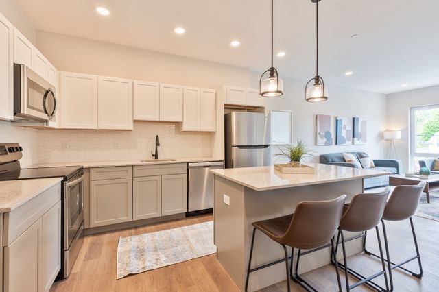 279 Willard 304, Quincy, MA 02169