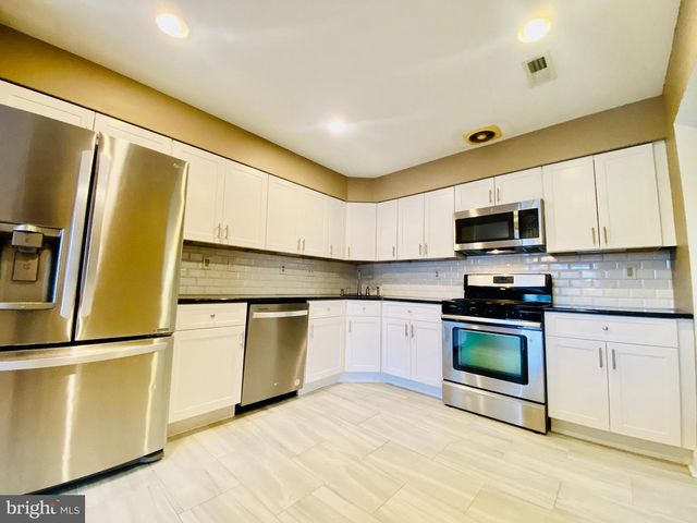 475 STONEGLEN ST, Collegeville, PA 19426