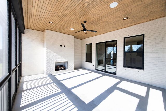 864 Harrisburg Ln, Mount Juliet, TN 37122